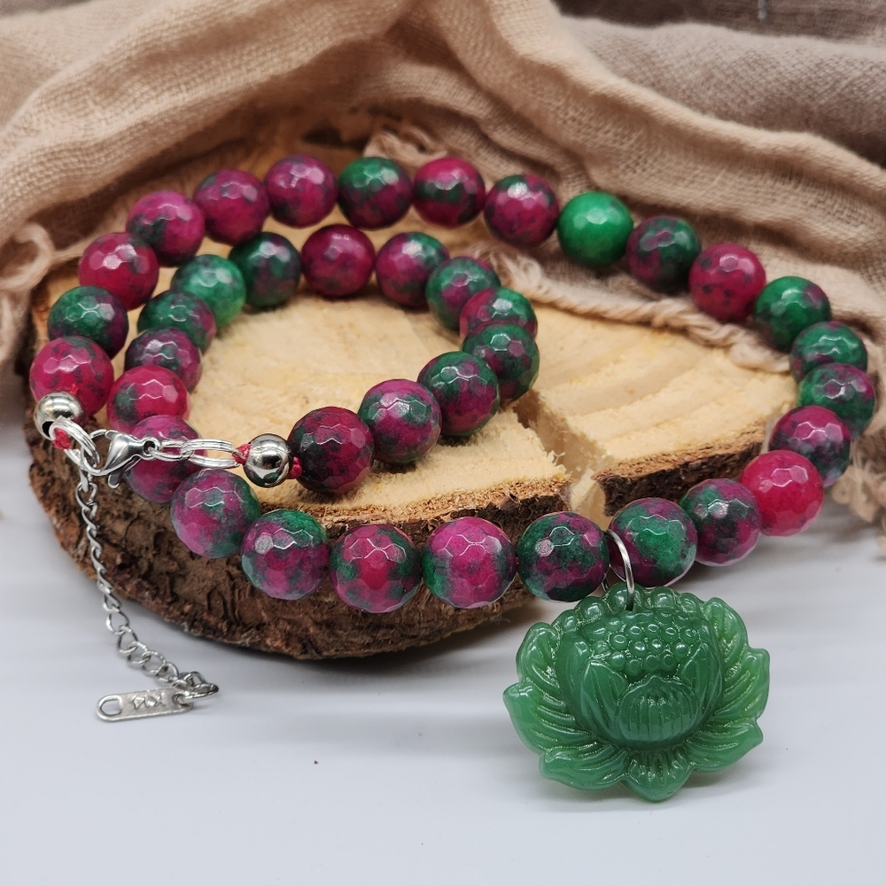 FP Designer Robindira Unsworth Necklace Natural Stones Lotus Pendant
